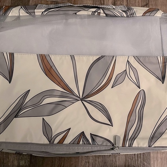 NWT! Thirty-One mesh Zipper White and Gray All In Neutral Laptop Bag with handle - Picture 1 of 7